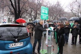 В Стара Загора откриха първата станция за зареждане на електромобили_5