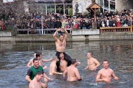 Епископ Инокентий отслужи Богоявленски водосвет на бойните знамена на военни формирования от Старозагорския гарнизон_4